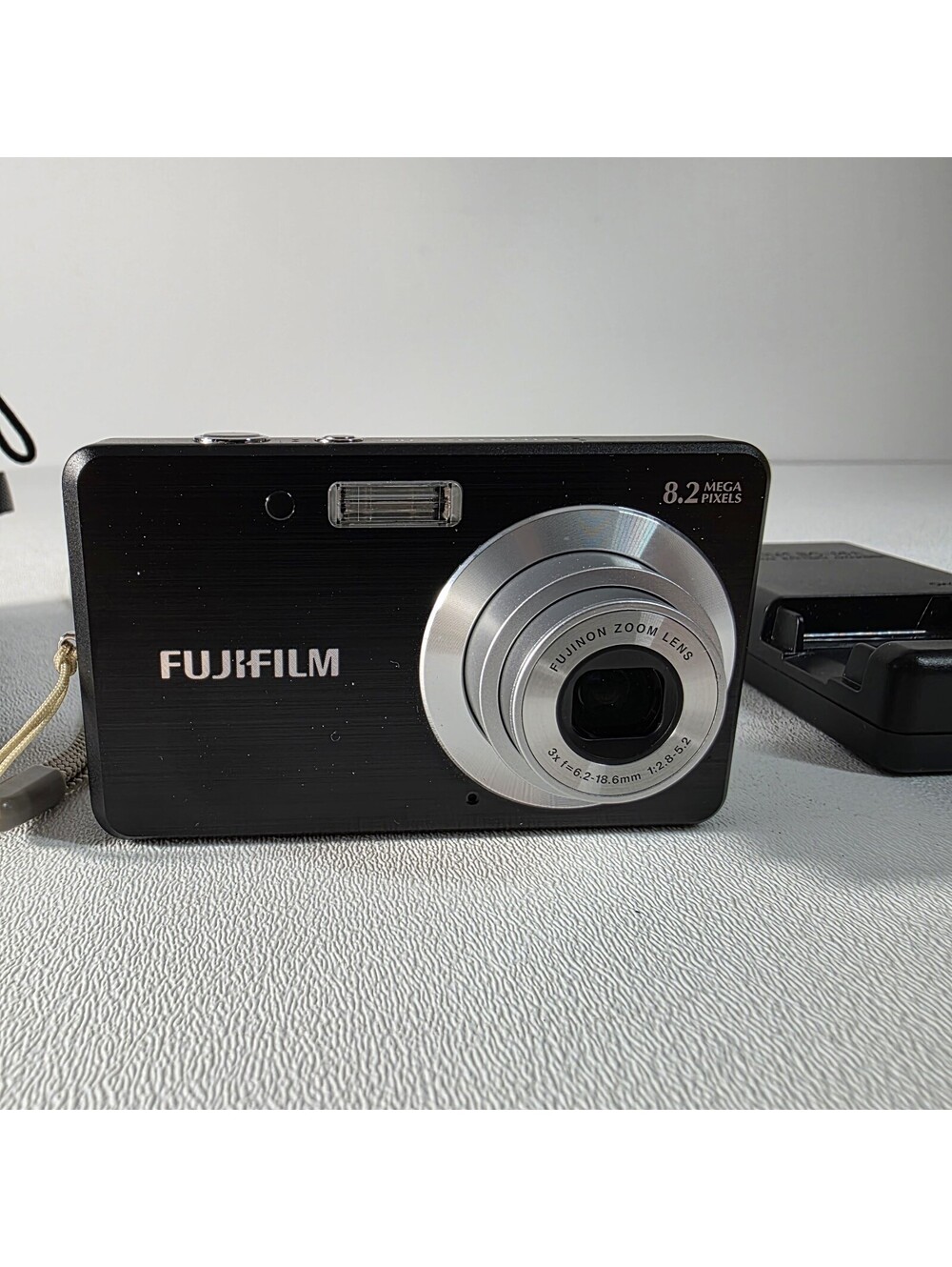 Fujifilm FinePix J10 Compact Digital Camera 8.2MP Black 3x Zoom 2.7in Bundle